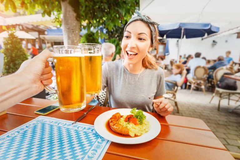 mobile-bestellterminals-im-biergarten